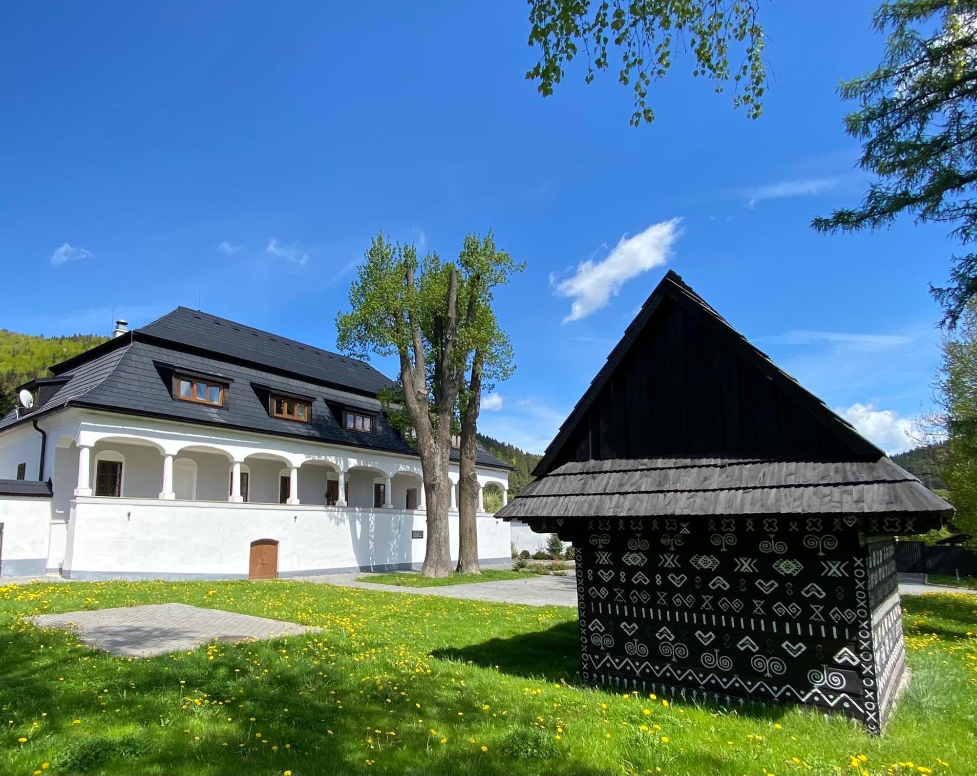 Kastiel Cicmany Hotel Buitenkant foto