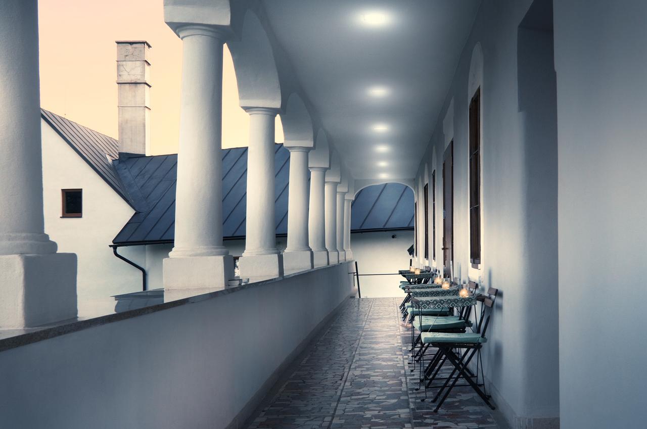 Kastiel Cicmany Hotel Buitenkant foto